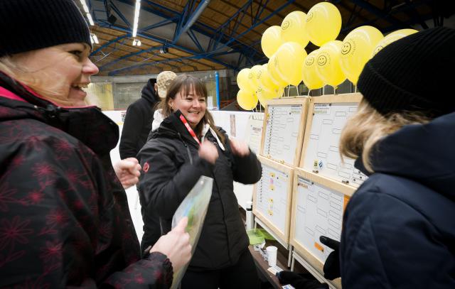 Kuličkiáda baví i náš organizační tým, do kterého patří i Kamila Filipová a Lenka Křičenská. Foto Michal Klíma